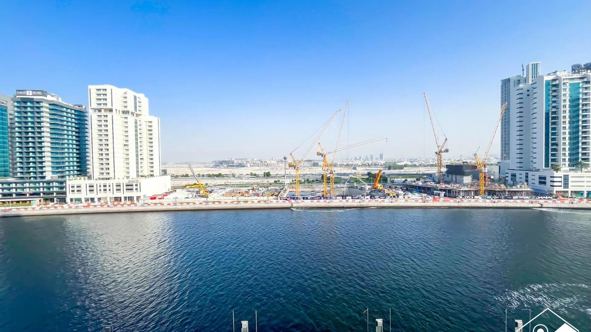 Apartment Relax With A View L Canalfront Balcony & Jacuzzi Dubai