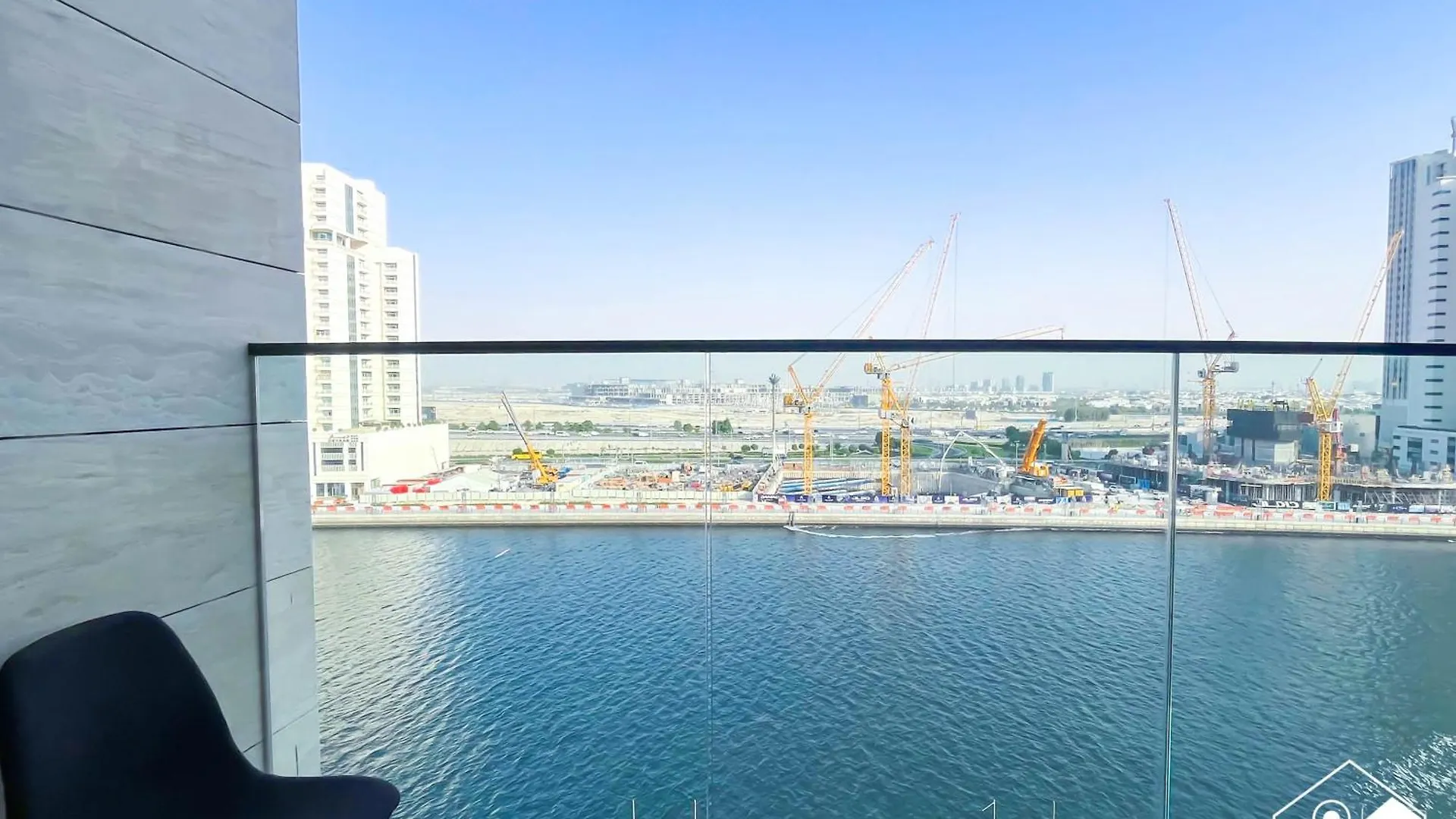Apartment Relax With A View L Canalfront Balcony & Jacuzzi Dubai