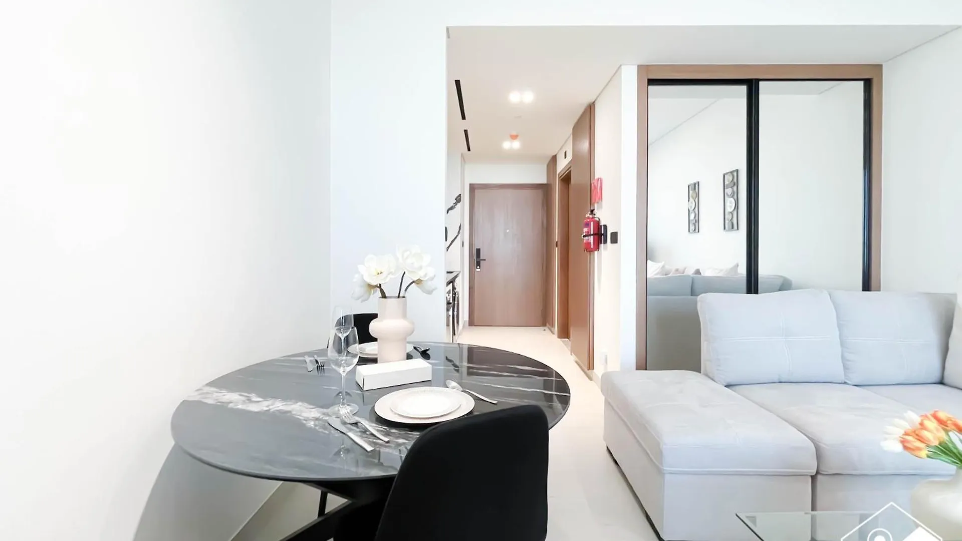 Apartment Relax With A View L Canalfront Balcony & Jacuzzi Dubai